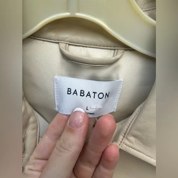 Aritzia Babaton Frances Button-Up in Sand White - Picture 12 of 12
